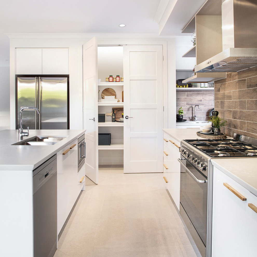 Inspiration for an industrial kitchen in Brisbane.