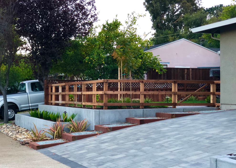 Morgan Hill Sloped Front Garden