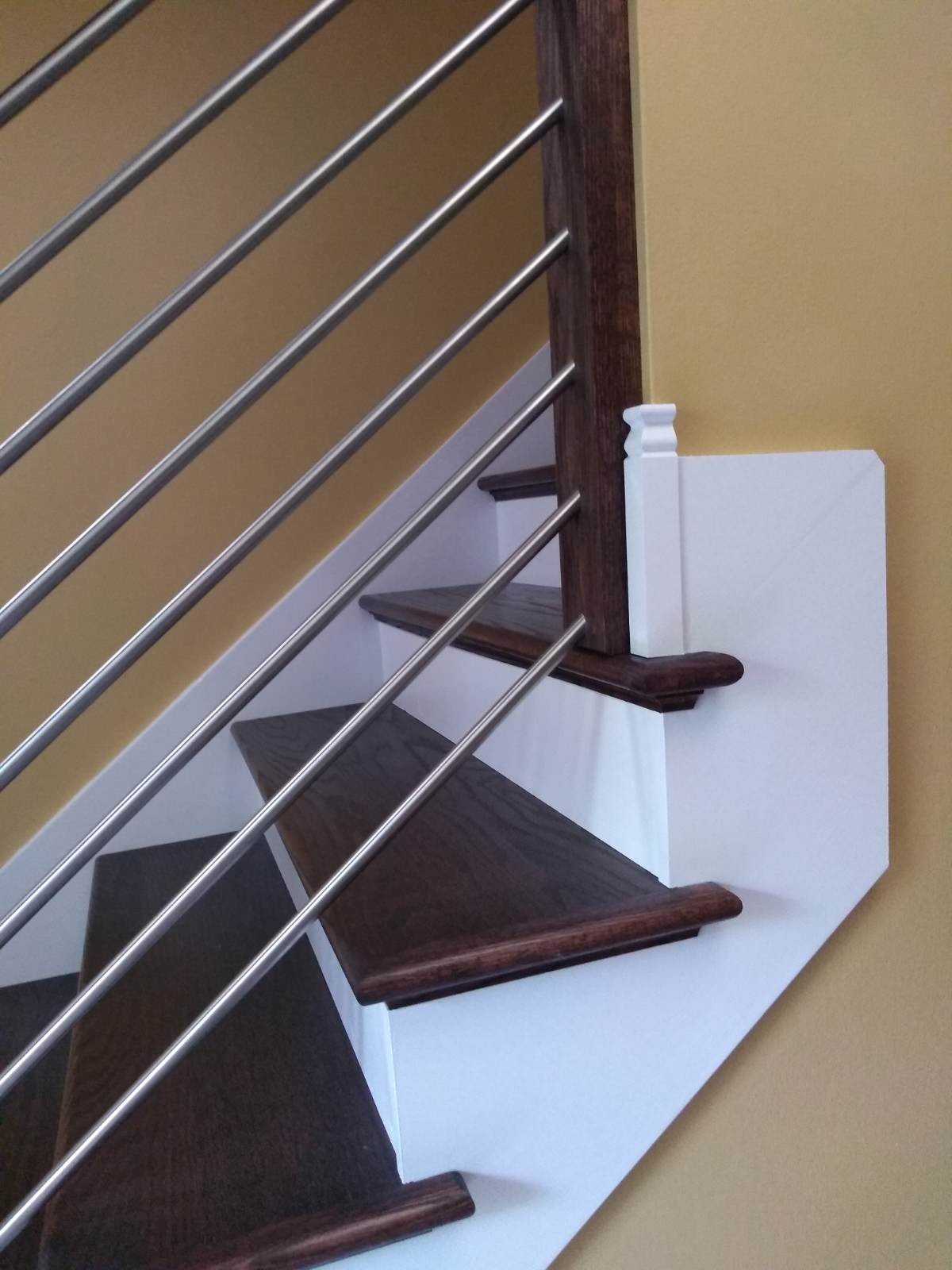 Ultra Modern Horizontal Stainless-Steel Bar Staircase