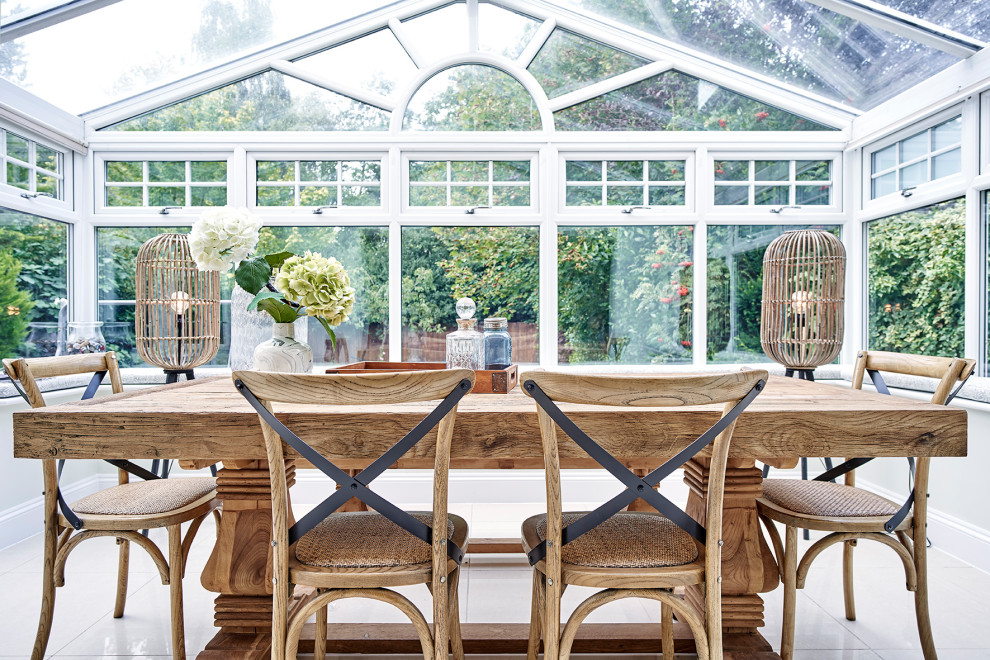 Inspiration for a bohemian dining room in Hampshire.