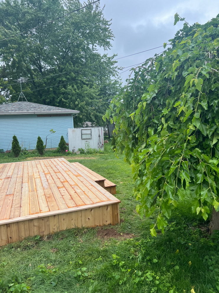 Menasha Cedar Deck