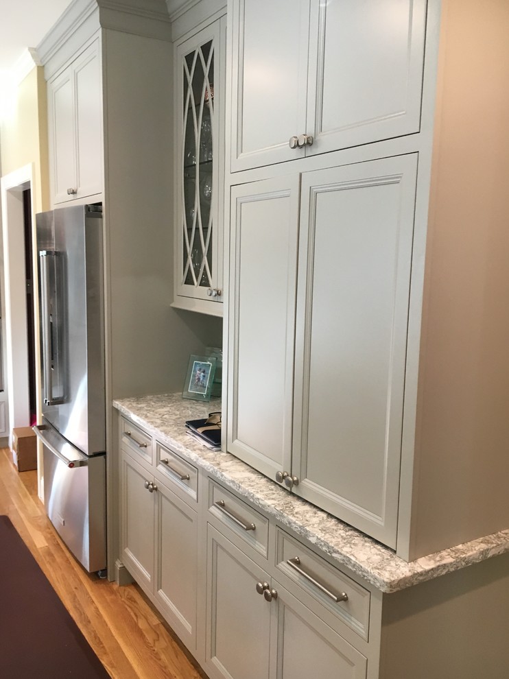 Inspiration for a transitional home design remodel in Bridgeport
