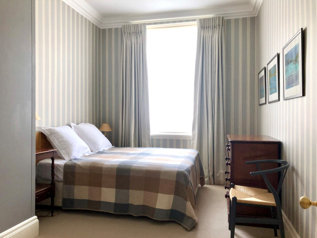 Westminster Mansion Flat eclectic-bedroom