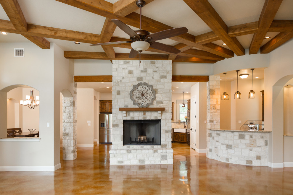 Example of a mountain style home design design in Austin