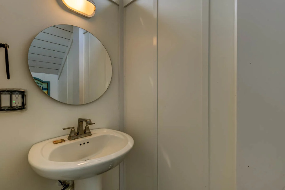 (2021) Great White Shack