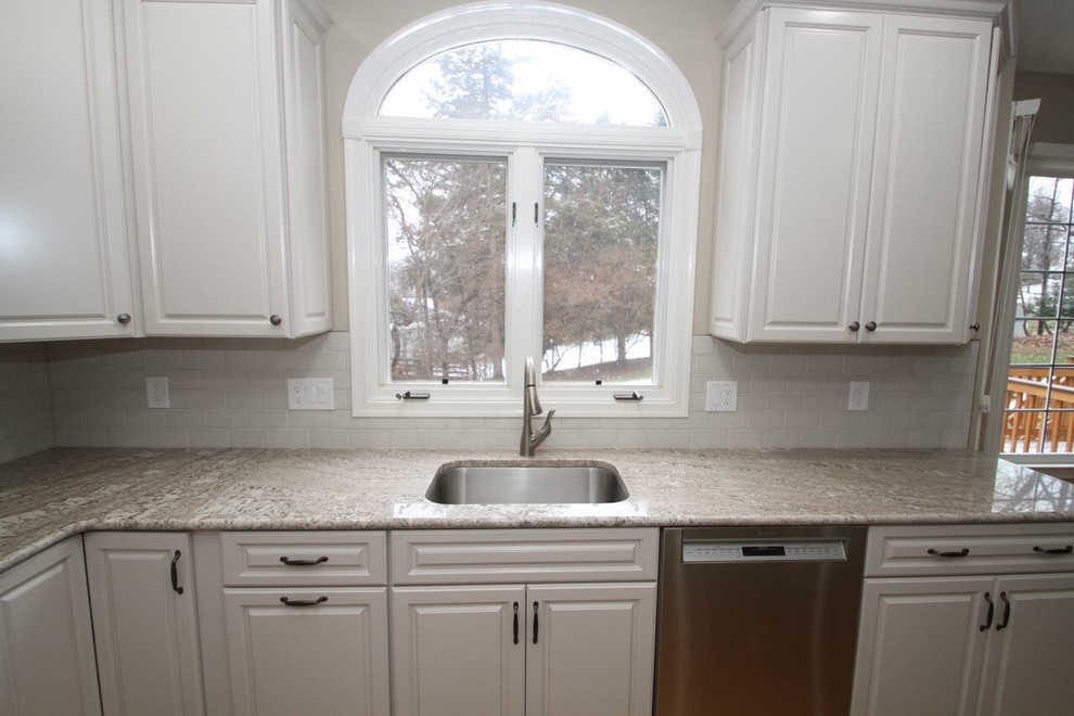 Transitional kitchen photo in DC Metro