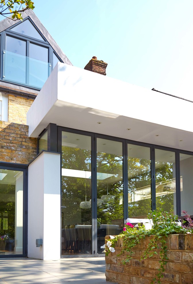 Photo of a contemporary exterior in Wiltshire.