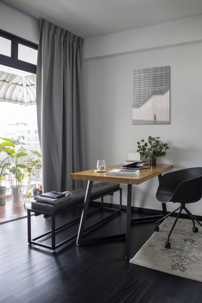 Inspiration for an Asian home office in Singapore.