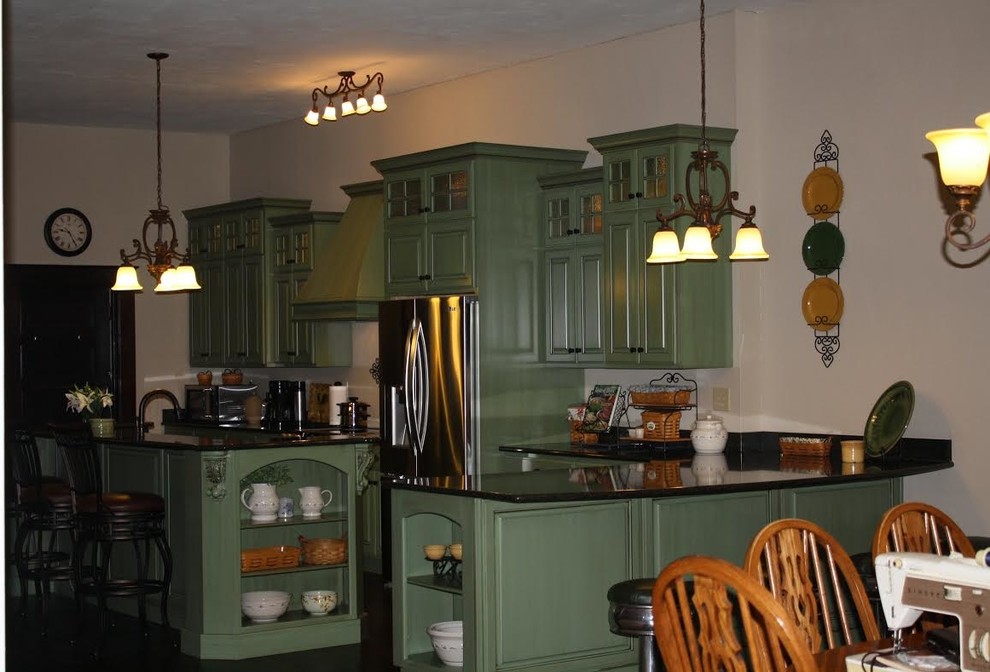 Example of a transitional home design design in Indianapolis