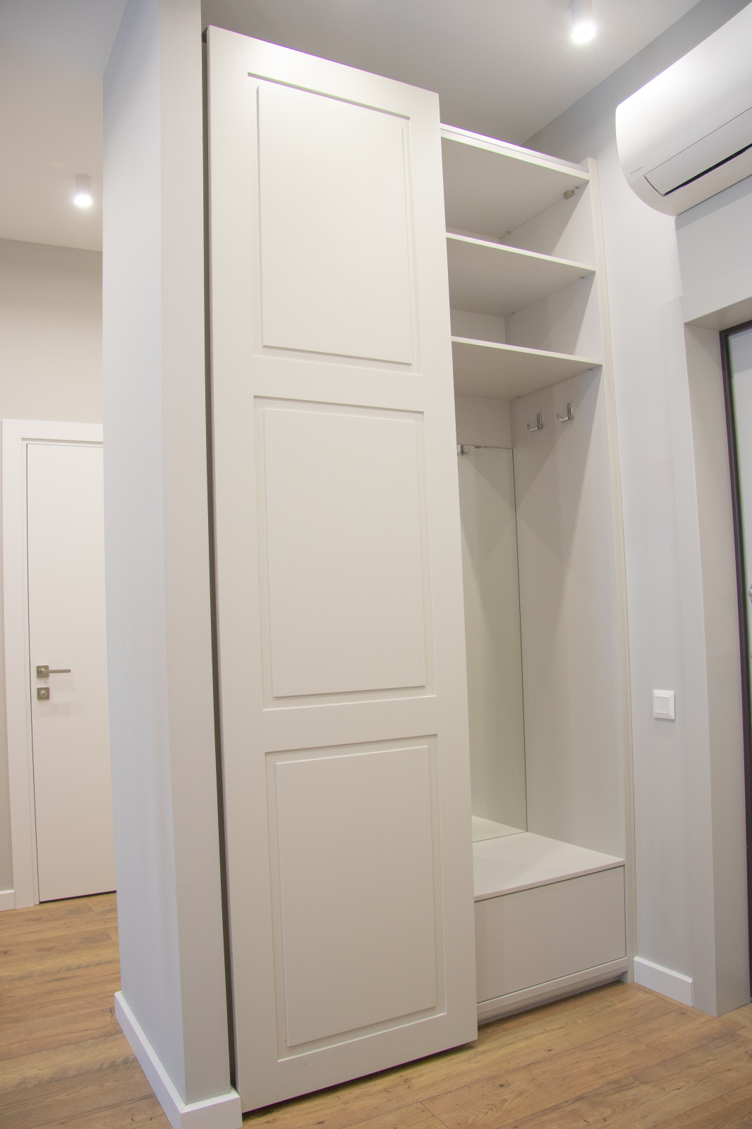 ЖК Краснобогатырская 90с2 Шкаф купе CINETO