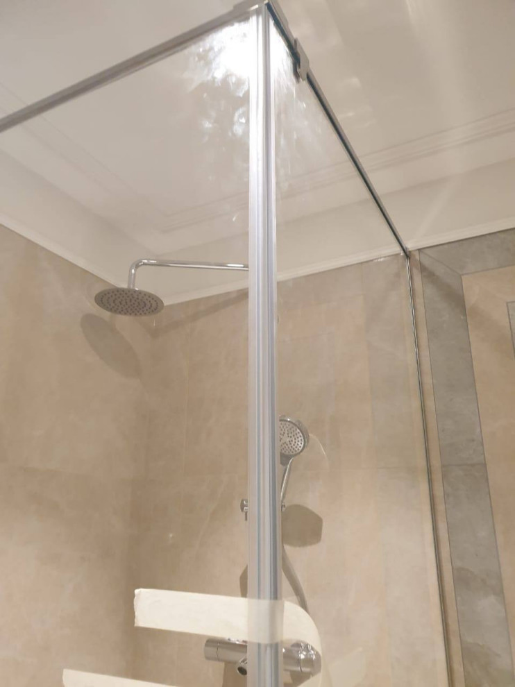 Стеклянная перегородка в душевую