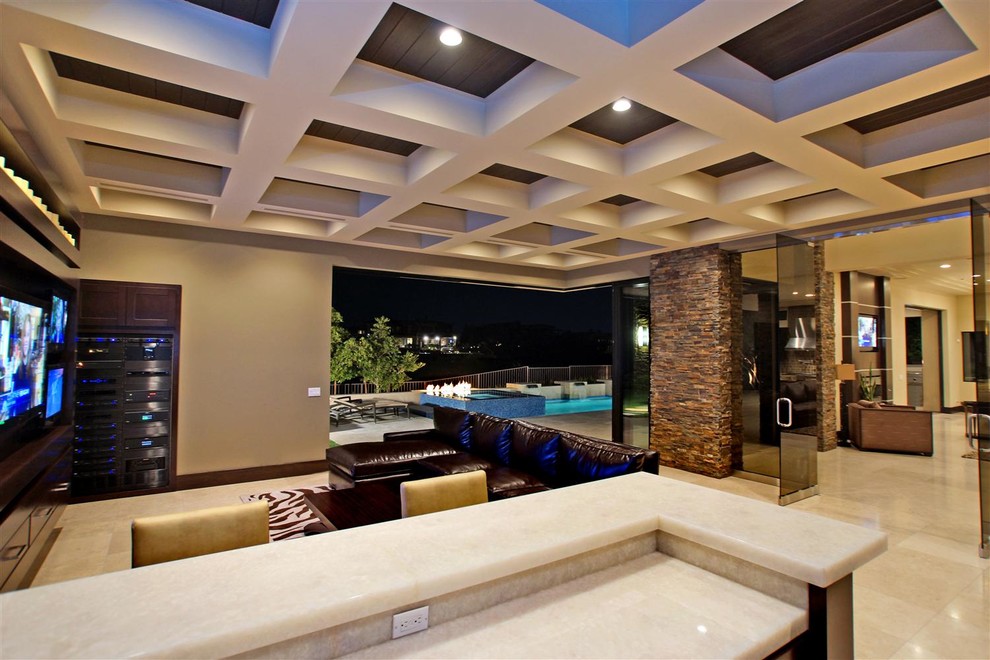 Contemporary family room in Las Vegas.