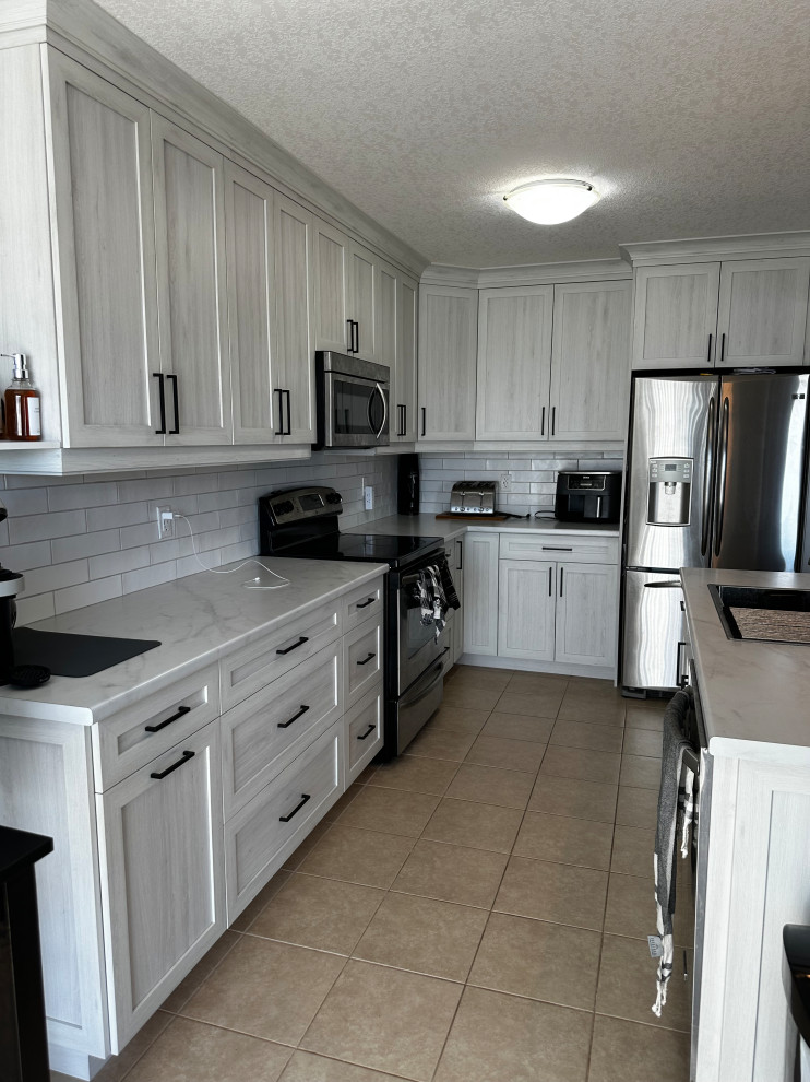 Evans Blvd - Traditional Kitchen Remodel - London, ON