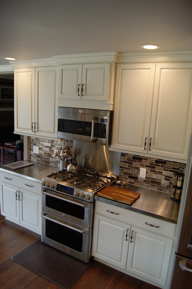 Longo House - Transitional - Kitchen - Little Rock - by Lowe's of Conway, Arkansas