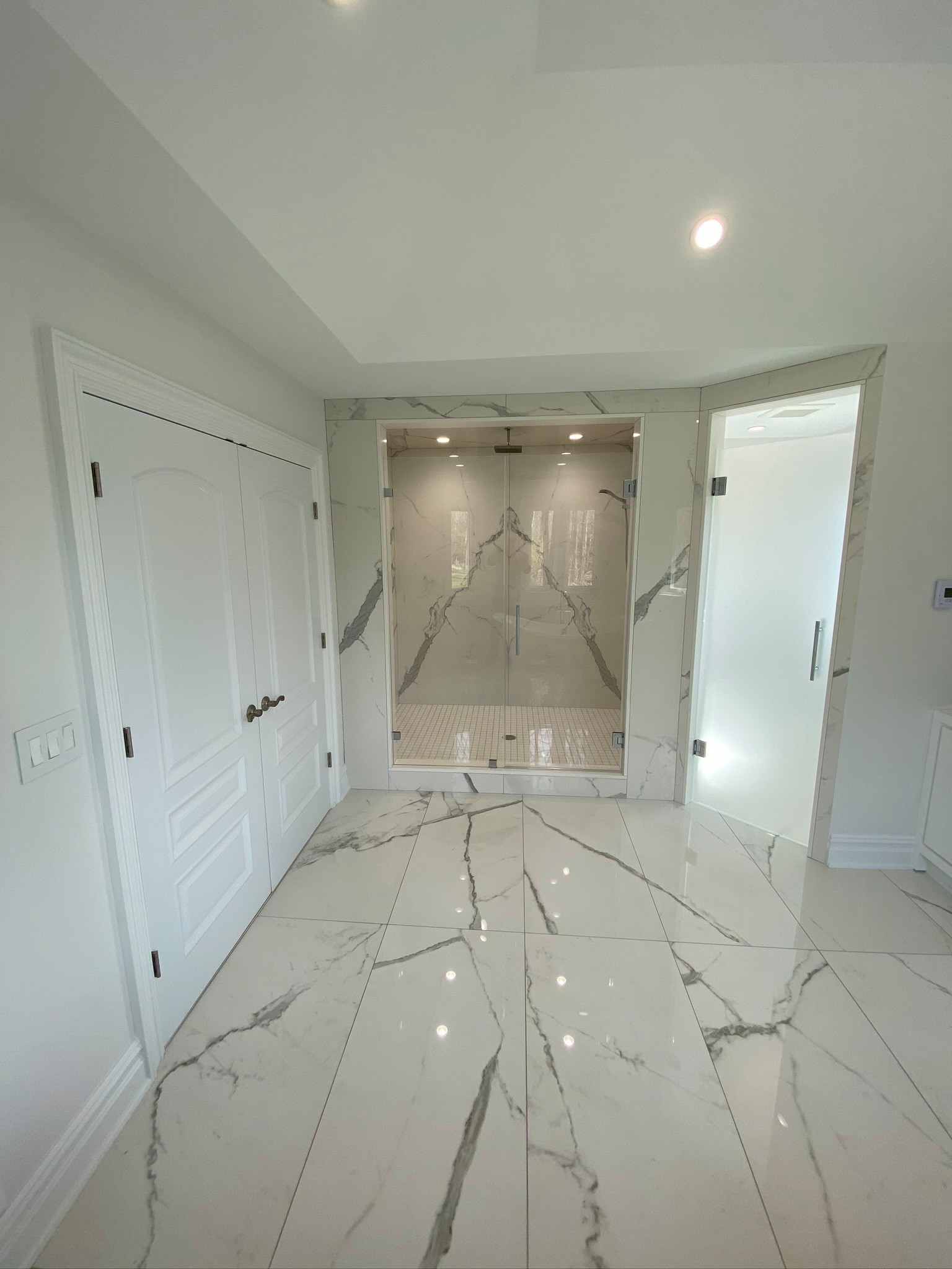 Holmdel luxury Master Bathroom