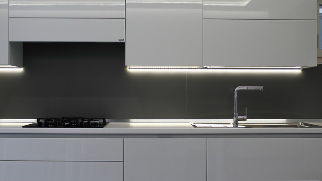 White 72 contemporary-koek