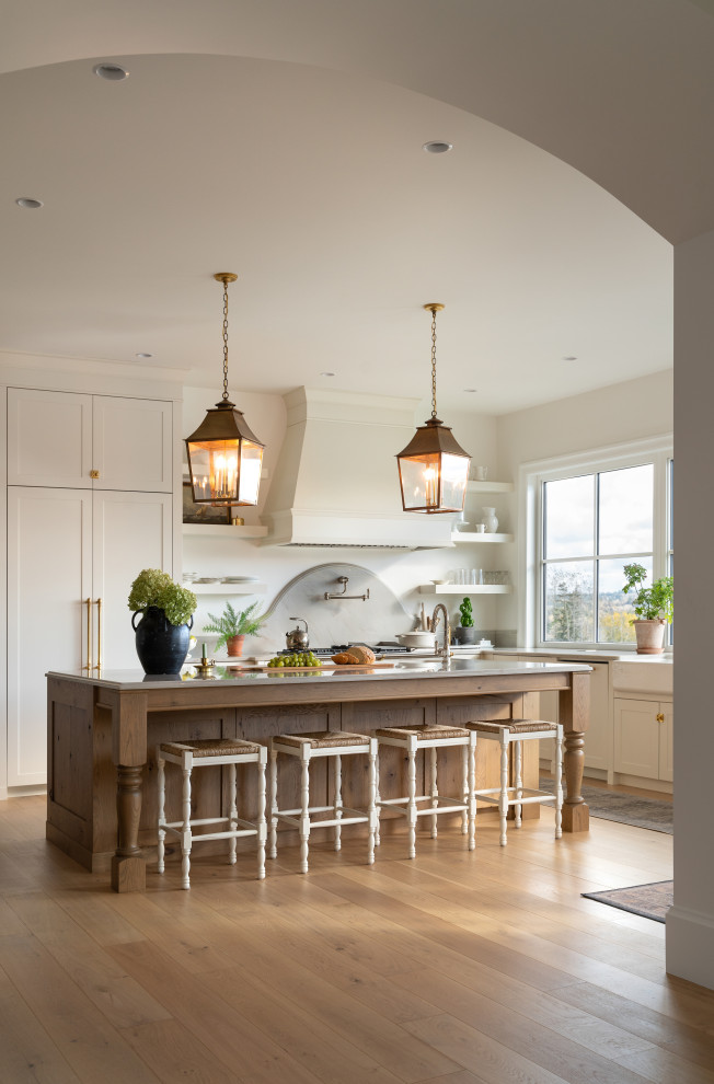 Inspiration for a transitional kitchen remodel in Vancouver