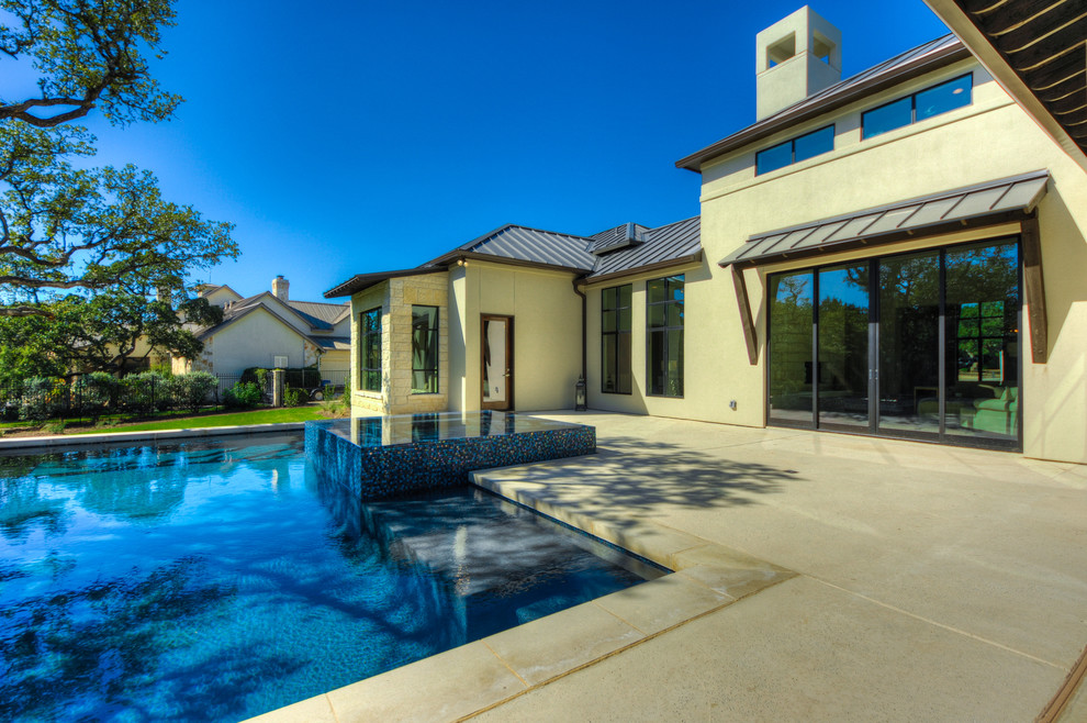 Example of a transitional pool design in Austin