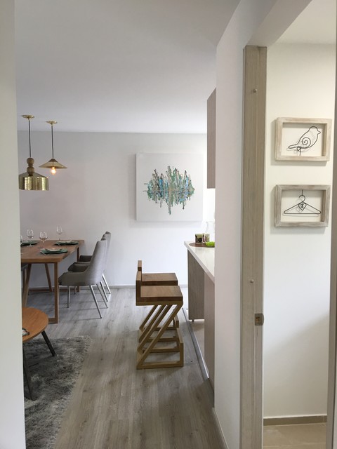 Amarello transitional-hall
