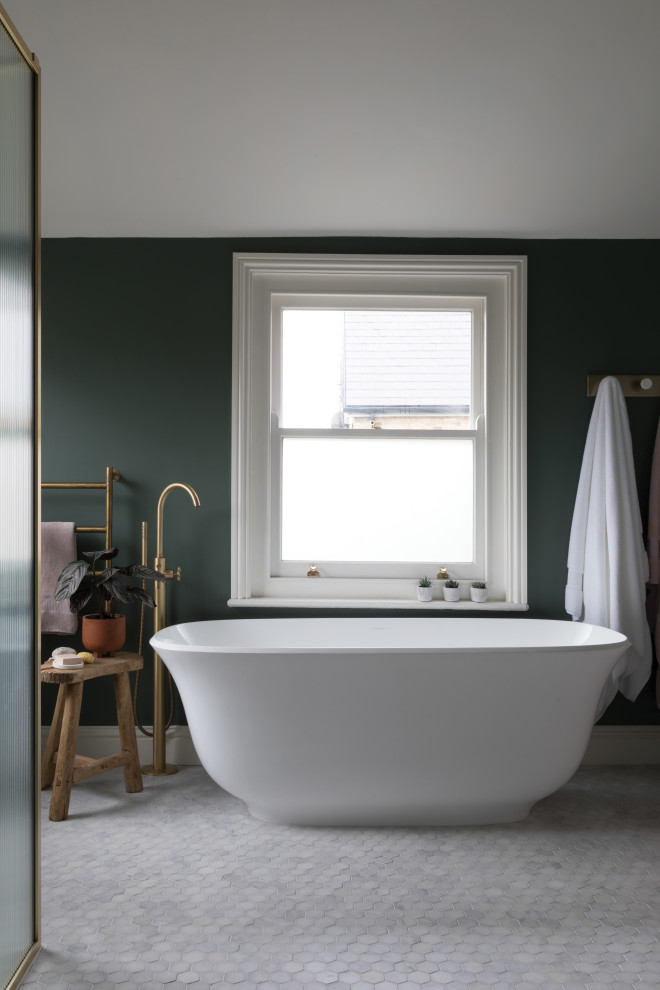 Inspiration for a small modern kids bathroom in Berkshire with ceramic tile, porcelain floors and tile benchtops.