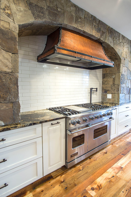 Kitchen - rustic kitchen idea in Denver