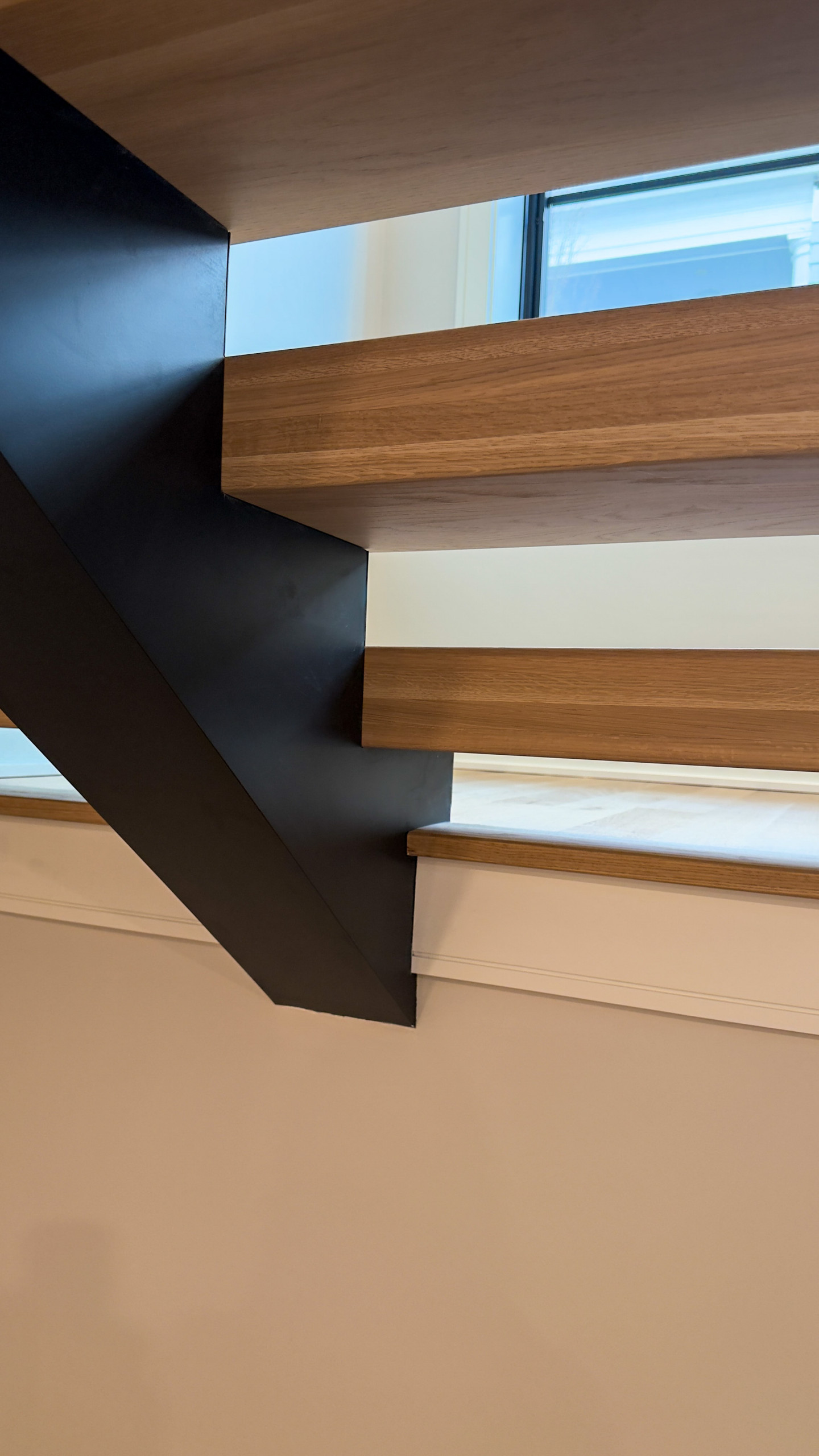 Project #147 | Modern Staircase with Seattle Style Stringer