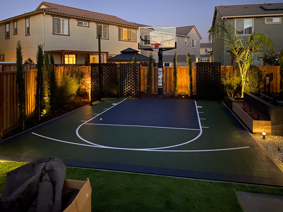 Newark - Backyard Retreat