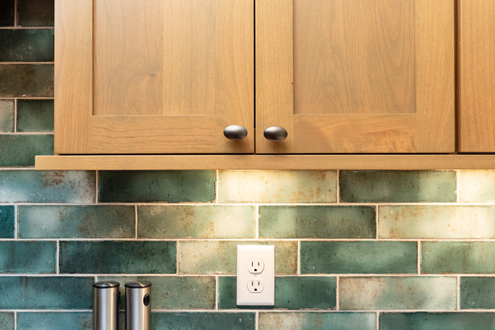 Kitchen - transitional kitchen idea