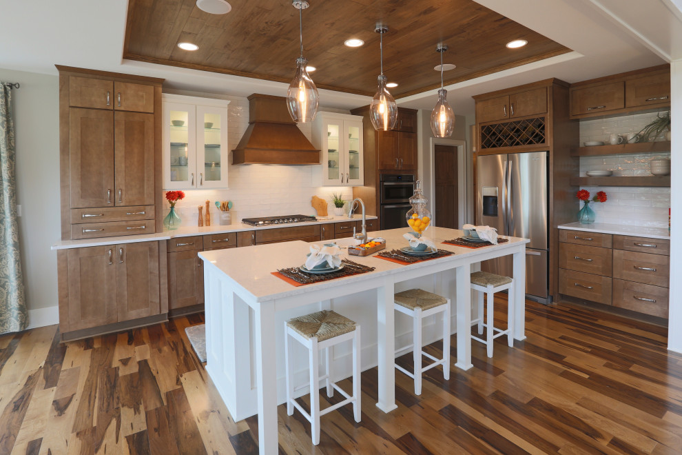 Kitchen - rustic kitchen idea in Milwaukee