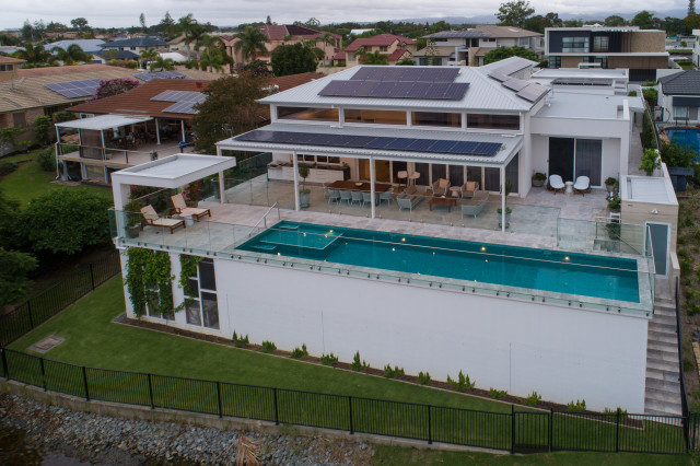 Benowa Waters Project modern-pools-and-hot-tubs