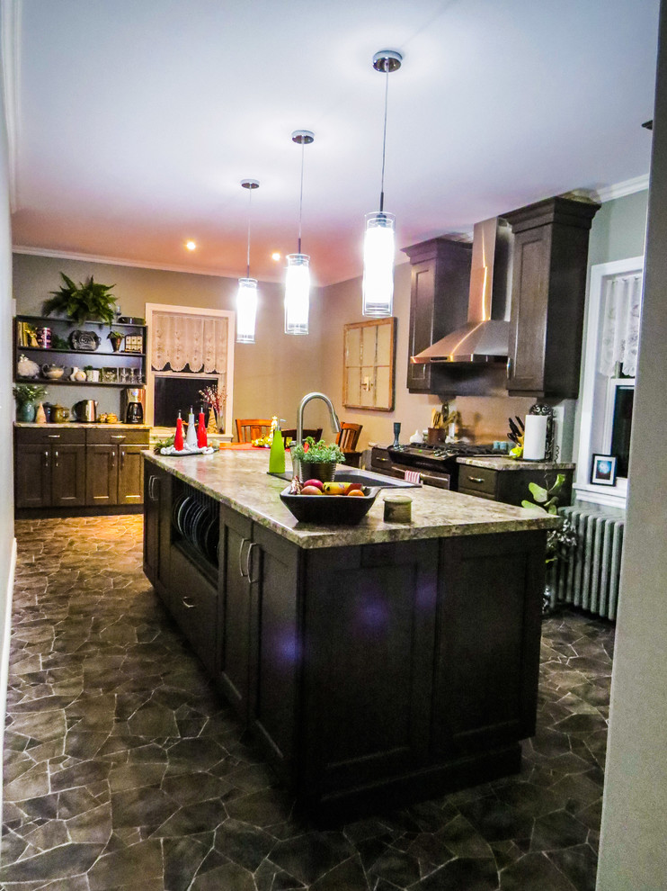 Kitchen - transitional kitchen idea in Toronto