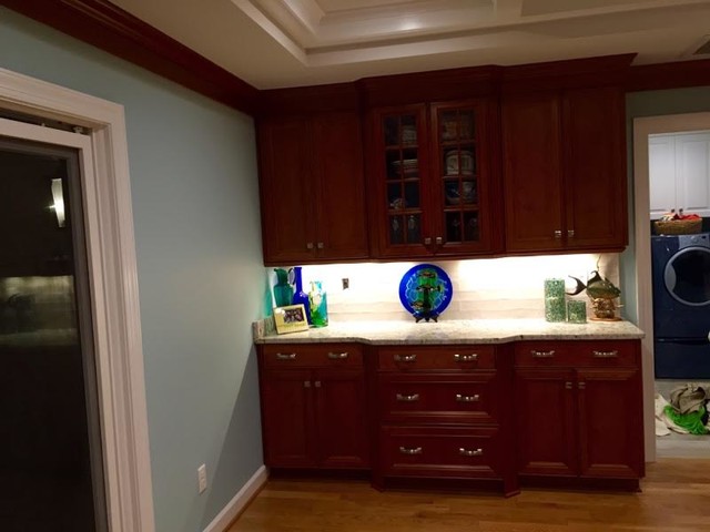 Traditional Cherry Wood Kitchen | Virginia Beach, VA klassisk-koekken