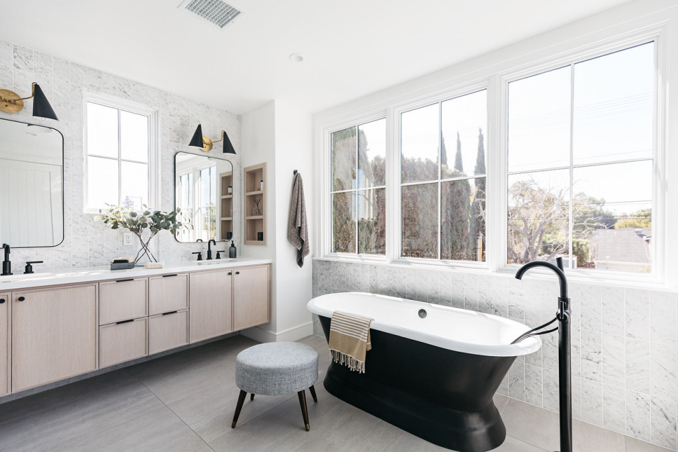 Design ideas for a country bathroom in Los Angeles.