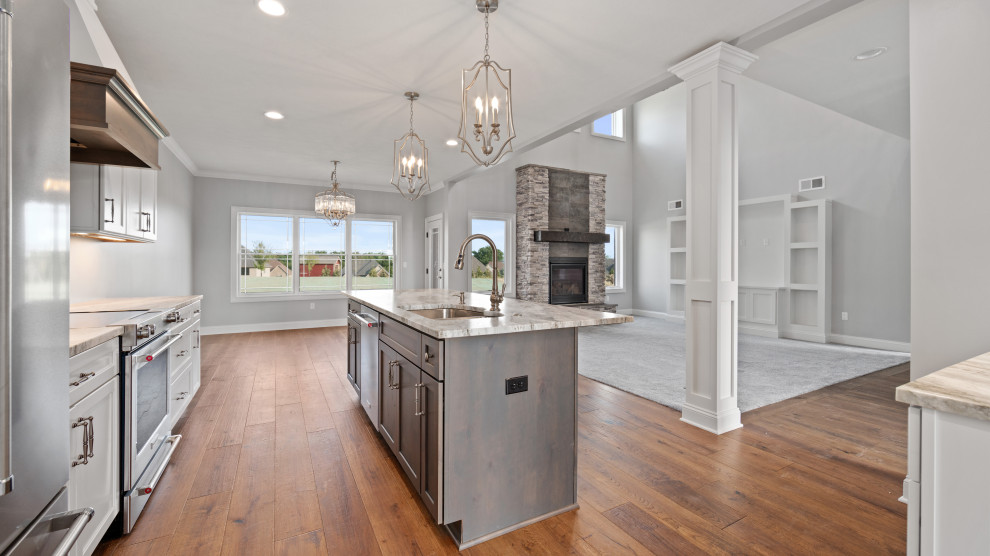 Kitchen - transitional kitchen idea