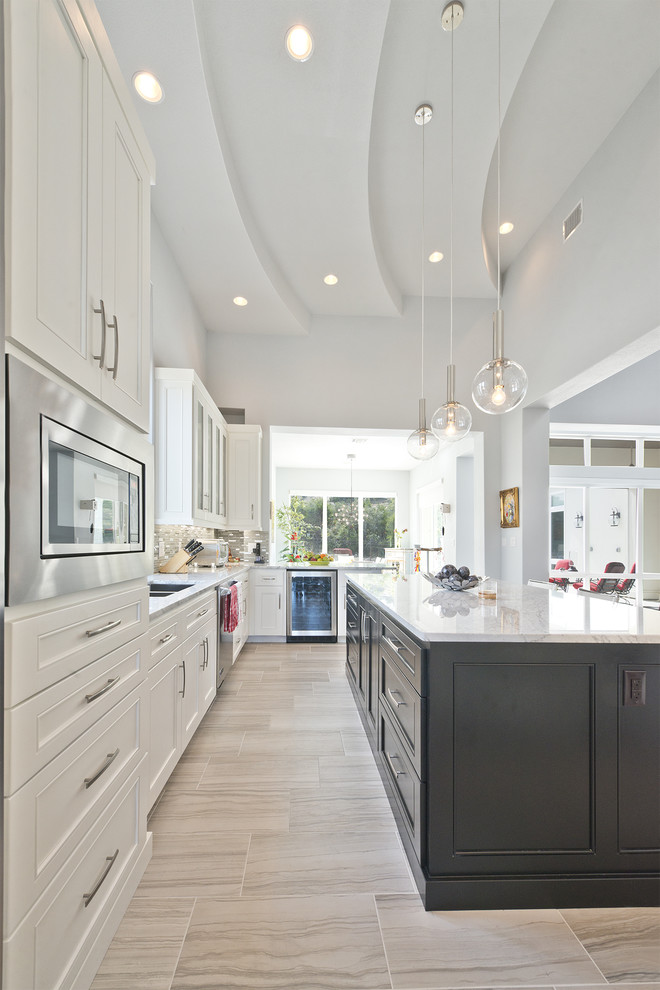 Transitional kitchen photo in Austin