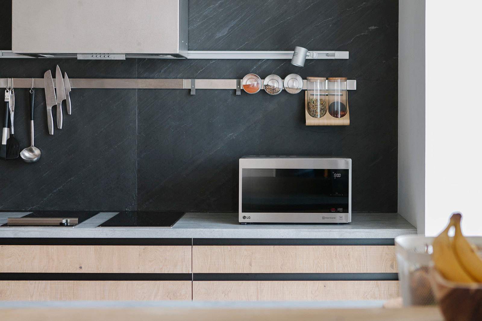 LG NeoChef в интерьере