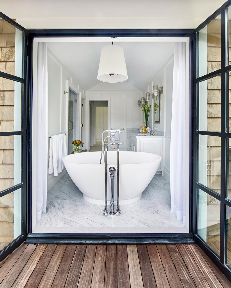 Amagansett Beach House - Architectural Advisement & Interior Design by Chango & Co.
Architecture by Thomas H. Heine
Photography by Jacob Snavely
See the story in Domino Magazine