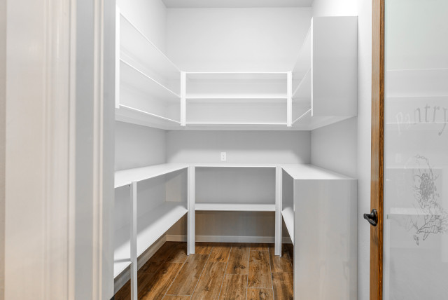 Custom Home klassisch-modern-ankleidezimmer