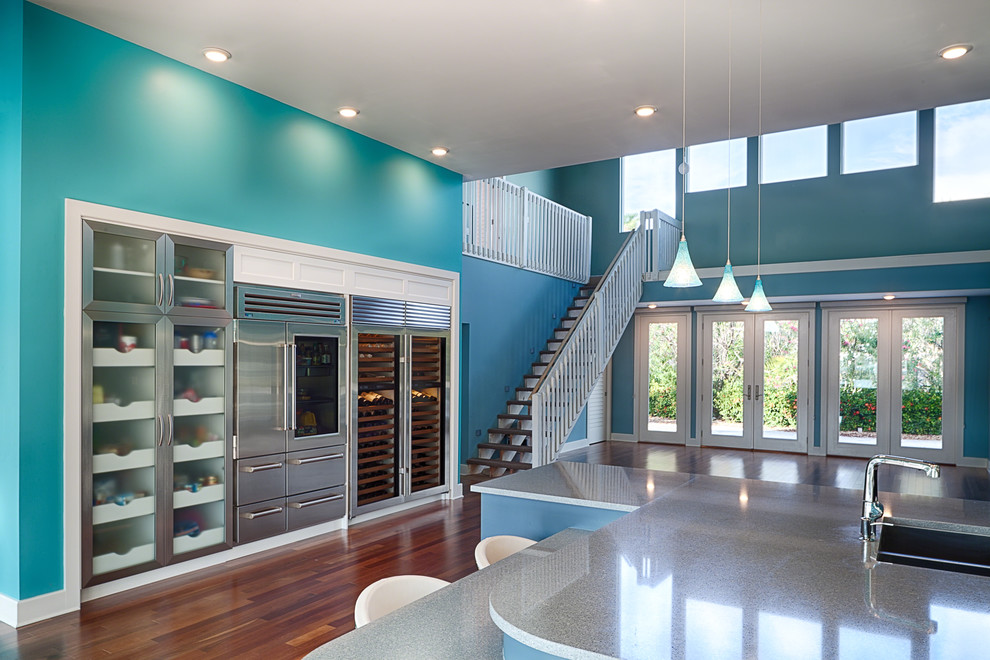 Photo of a contemporary kitchen in Tampa.