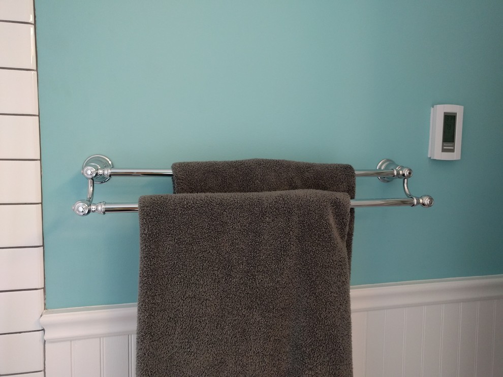 Double Towel Bar - so inconvenient