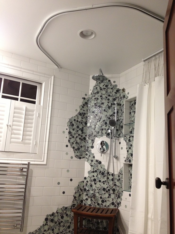 Example of a transitional home design design in Manchester