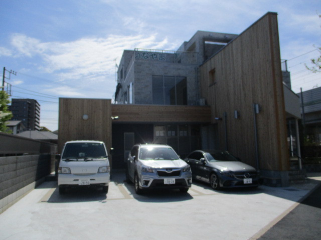 北側駐車場
