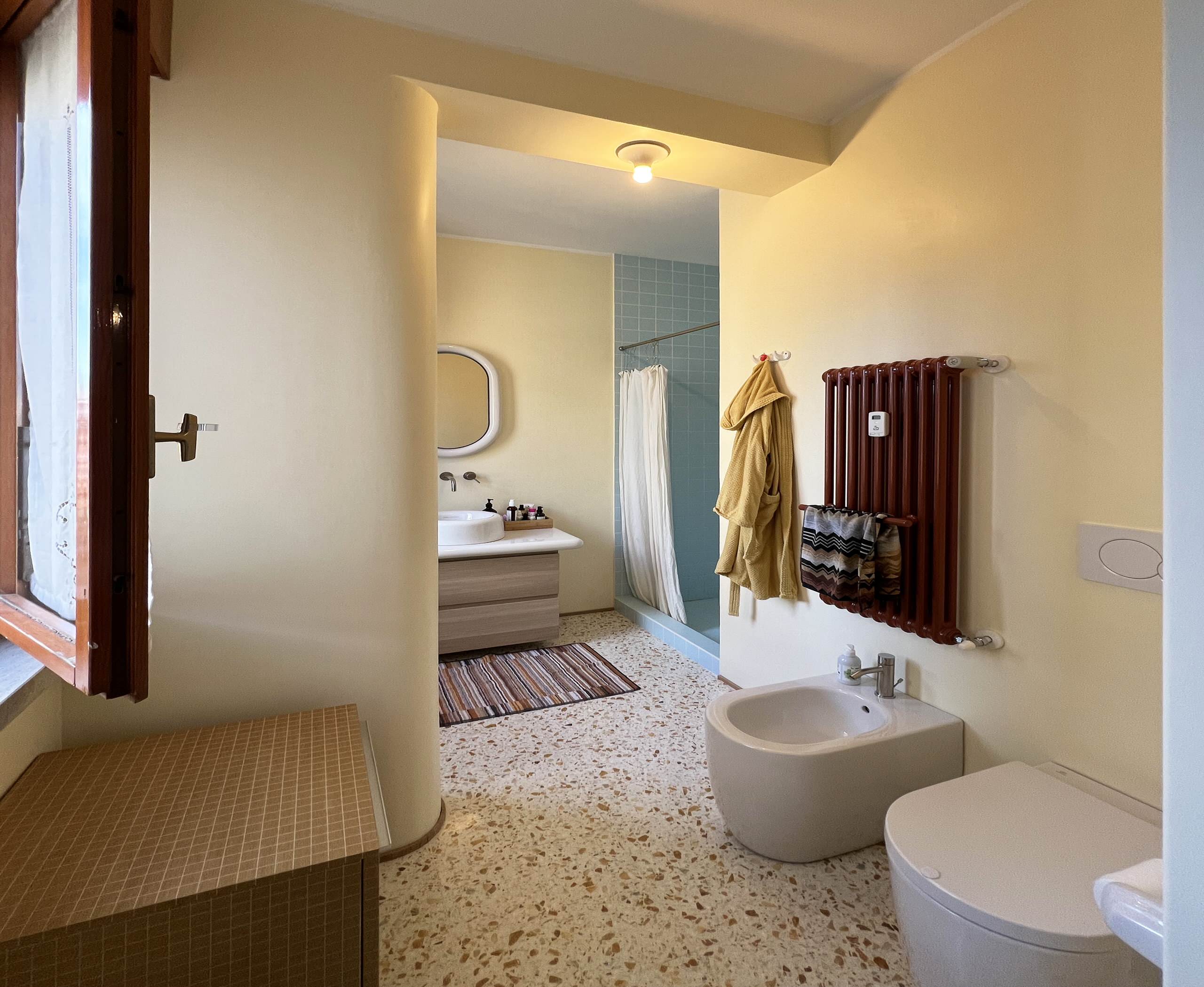 casa in toni pastello