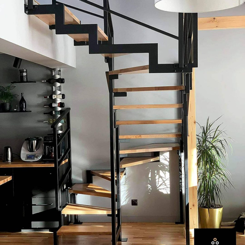 Винтовая лестница на двух косоурах