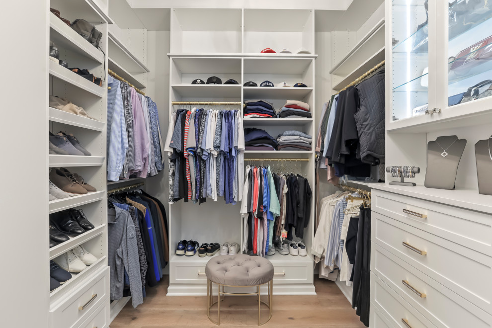 Closet - transitional closet idea