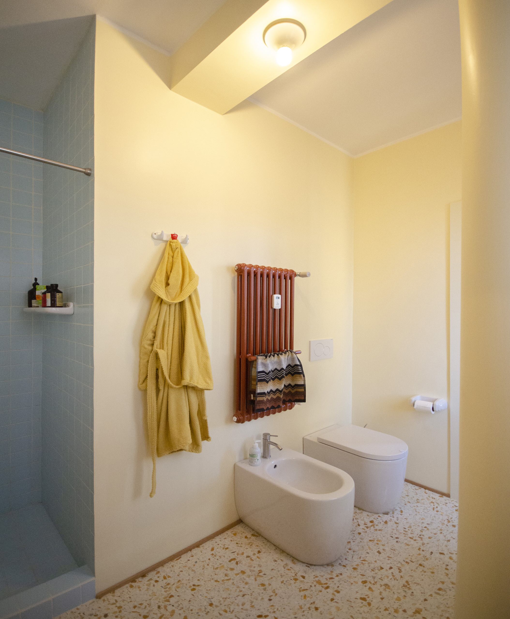 casa in toni pastello