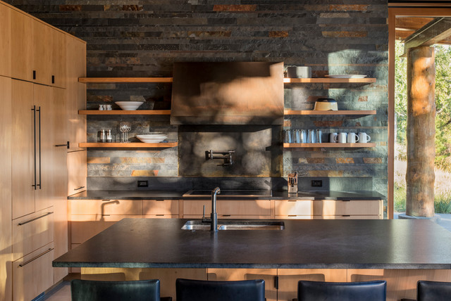 Big Pine rustic-kitchen