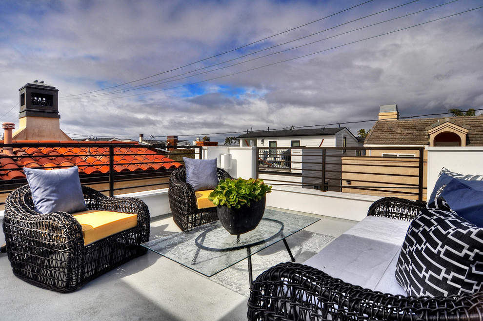 Example of a transitional deck design in Orange County