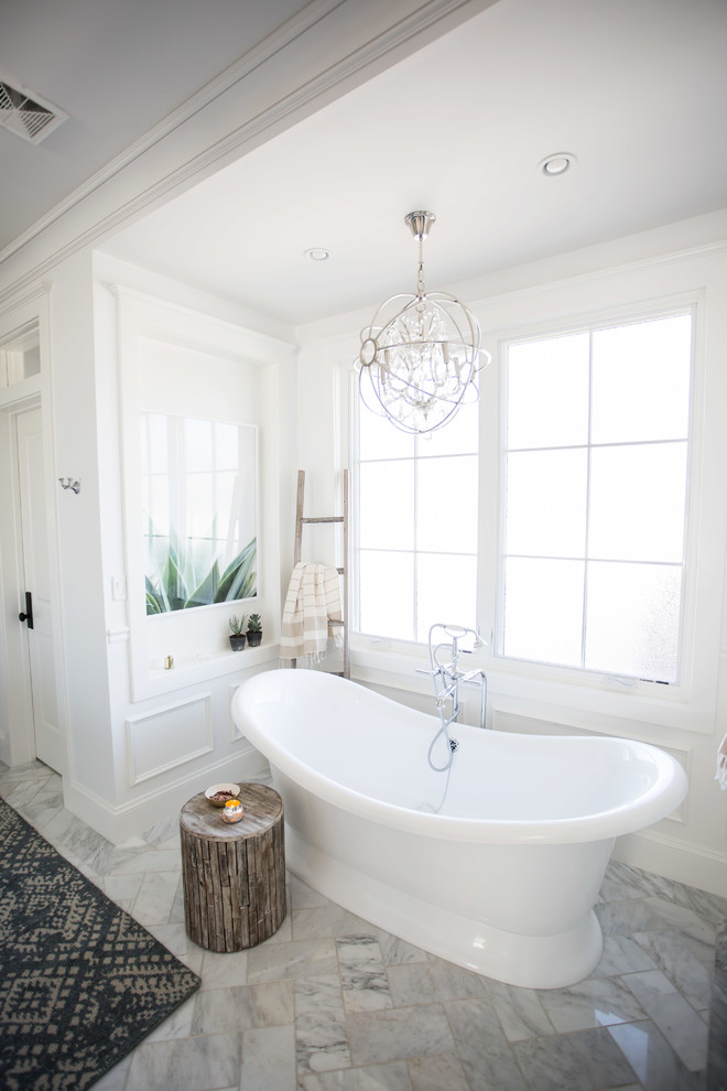 Example of a transitional bathroom design in Phoenix