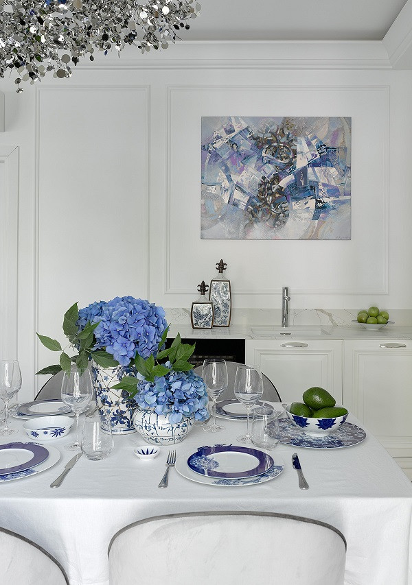 Картины и сервировка